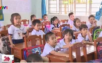Thiếu trường lớp, giáo viên đưa học trò về nhà học