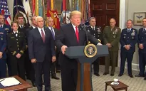 Tổng thống Mỹ ký đạo luật cấp phép quốc phòng