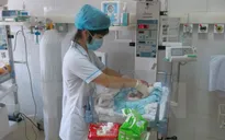 Xác minh thông tin trẻ sơ sinh nguy kịch do bà đỡ cắt rốn bằng dao lam