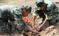 Phát hiện quả bom nặng gần 240kg khi đánh cá trên sông Hồng