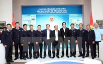 Thủ tướng kiểm tra Hải quan sân bay Tân Sơn Nhất