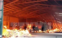 Tuyên Quang: Cháy lớn tại xưởng sản xuất đũa, tăm tre xuất khẩu