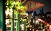 Trải nghiệm Giáng sinh kiểu Harry Potter tại phim trường Universal, Mỹ