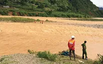 Lai Châu: Tìm kiếm nạn nhân bị lũ cuốn trôi