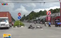Bình Dương: Chạy xe máy ngược chiều gây tai nạn liên hoàn