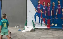 Trước giờ "bom tấn" nổ, Barcelona xóa dấu vết của Neymar tại Nou Camp
