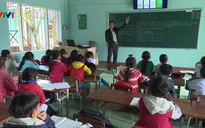 Gian nan vận động học sinh vùng cao ra lớp sau lũ