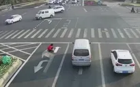 Tự ý vẽ lại chỉ dẫn giao thông, 1 thanh niên Trung Quốc bị phạt