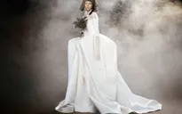 Không khoe eo thon, Vera Wang tung váy cưới ma mị, phá cách