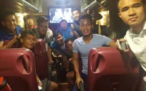 Cầu thủ U23 Việt Nam "chật vật" di chuyển về TP HCM