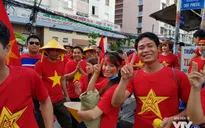 Khán giả đến sớm phủ kín Thống Nhất, mong U23 Việt Nam làm nên kỳ tích