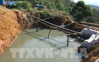 Vỡ đập chứa bùn thải ở Nghệ An: Do hành lang thoát lũ gia cố bằng đất