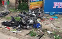 Xe tải phóng bạt mạng, tông nát xe SH