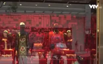 Các trung tâm thương mại Hong Kong, Trung Quốc "quay lưng" với hàng hiệu