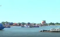 Quảng Ngãi: Hiểm họa từ xác tàu chìm nằm ngay cửa biển