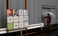 Bão Lan đổ bộ vào Nhật Bản, 12 người thương vong
