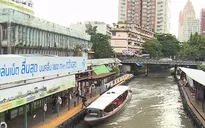 "Xe bus" trên sông ở Bangkok