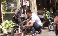 Ẩn họa tai nạn giao thông khi sử dụng xe đạp điện kích tốc