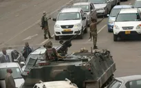 Quân đội Zimbabwe giành quyền kiểm soát đất nước