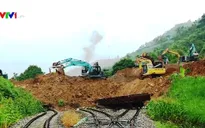 Khắc phục sạt lở tuyến đường sắt Hà Nội - Lào Cai‎