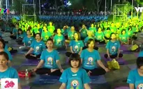 Hơn 1.000 người trình diễn Yoga tại Hà Nội