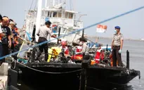 Cháy tàu du lịch ở Indonesia, 23 người chết