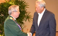 Vietnam’s senior officer meets defence ministers of Singapore, China
