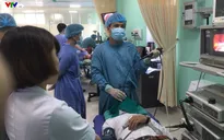 Gắp con vắt gần 5cm sống trong khí quản người