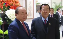 Thủ tướng Nguyễn Xuân Phúc hội kiến Thủ tướng Campuchia Hun Sen