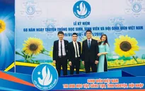 “Sao Tháng Giêng” mê màu áo Blouse trắng