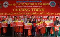 Đồng chí Võ Văn Thưởng thăm, tặng quà Tết nhân dân vùng lũ Quảng Ngãi