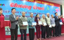 Tặng quà Tết nhân dân vùng lũ Quảng Ngãi