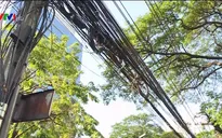 Bangkok tuyên chiến với “mạng nhện” dây điện