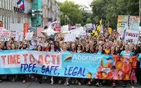 Ireland trưng cầu ý dân về thay đổi luật cấm phá thai