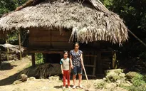 Cuộc sống "rách nát" của 2 mẹ con đơn thân người dân tộc Tày