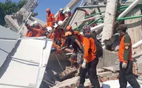 Indonesia nỗ lực tìm kiếm, giải cứu các nạn nhân mắc kẹt sau động đất và sóng thần