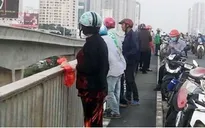 Tạo hiện trường vụ nhảy cầu để dọa bạn trai, gây kẹt xe kéo dài trên cầu Sài Gòn