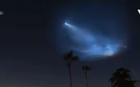 SpaceX đáp tàu vũ trụ, người dân lầm tưởng là người ngoài hành tinh
