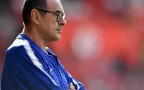 Phản ứng ngược đời của HLV Sarri sau trận thua Tottenham