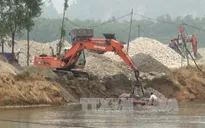Khai thác cát trái phép: Chính quyền địa phương có làm ngơ?