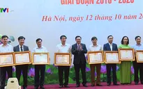Biểu dương huyện, xã, hộ gia đình thoát nghèo tiêu biểu