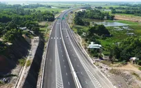 Bác thông tin đắp bùn nền đường cao tốc Đà Nẵng - Quảng Ngãi