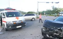 Đà Nẵng: Xe cấp cứu gặp tai nạn, y tá văng khỏi xe