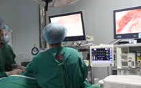 Việt Nam lần đầu tiên thực hiện thành công nội soi tuyến giáp một lỗ