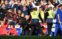 Mourinho thừa nhận thiếu kiềm chế khi đòi "tẩn" trợ lý HLV Chelsea