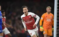 Ngược dòng trước Leicester, Arsenal thắng trận thứ 10 liên tiếp