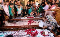 Pakistan: Tai nạn xe bus nghiêm trọng, ít nhất 54 người thương vong