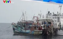 Bắt 2 vụ chở dầu lậu trái phép trên vùng biển Tây Nam