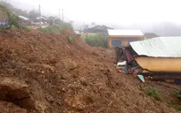 Hàng trăm hộ dân ở Quảng Ngãi nằm trong vùng sạt lở núi