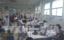 TP.HCM: Lấy mẫu xác định nguyên nhân 40 trẻ em ngộ độc
